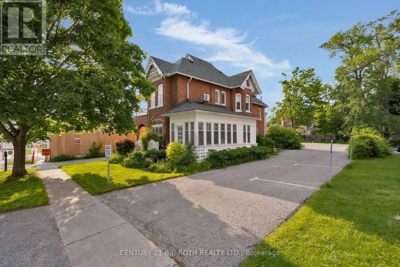 80 Worsley Street, Barrie (City Centre), Ontario  L4M 1L8 - Photo 1 - S13233646