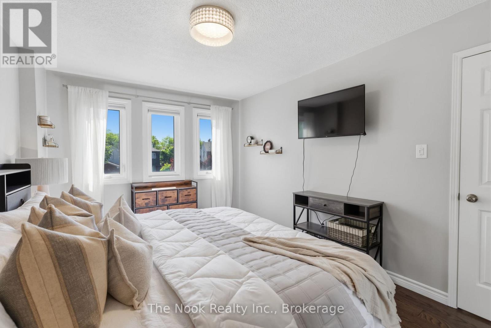 5 Teddington Crescent, Whitby, Ontario  L1R 1S4 - Photo 24 - E13233988