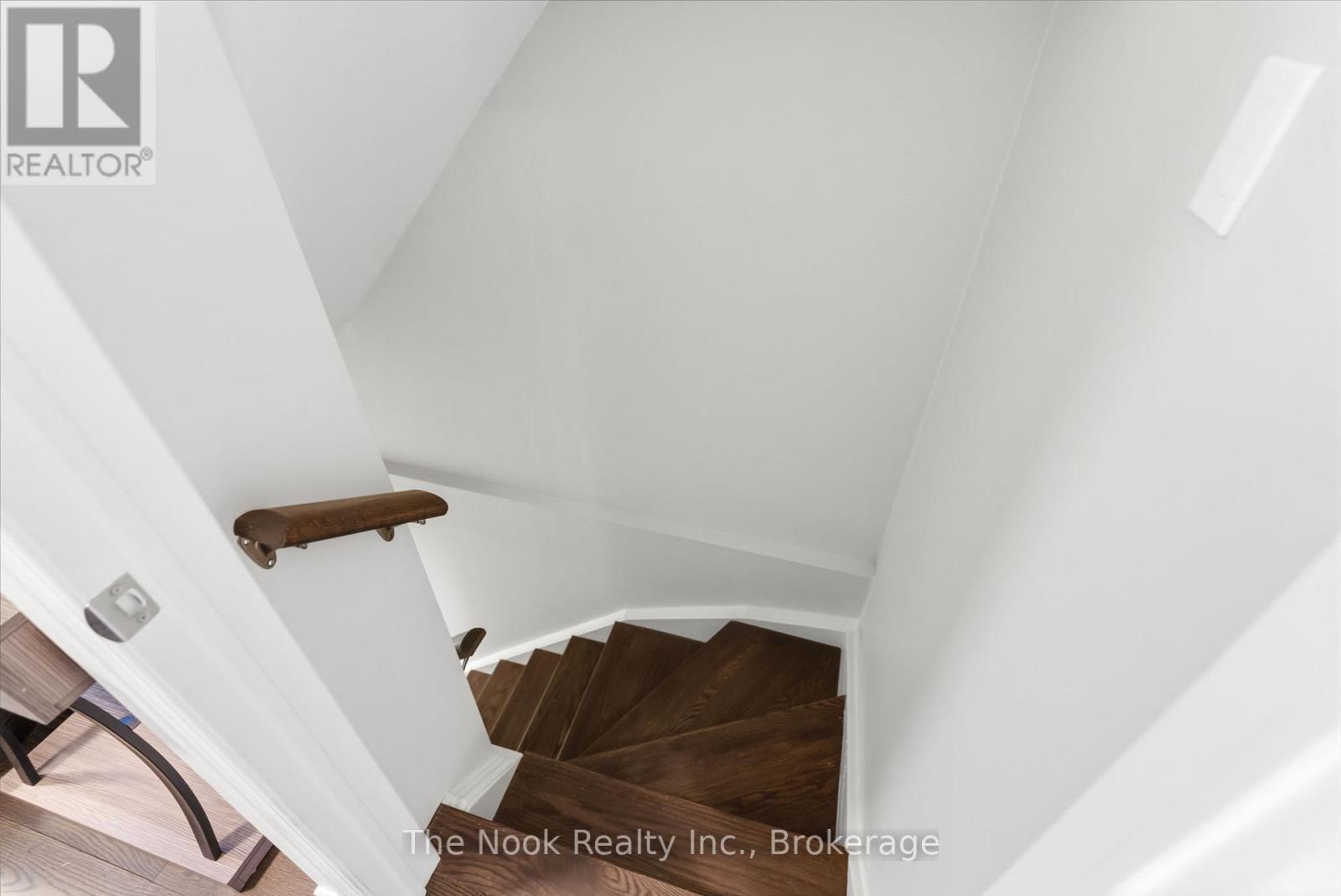 5 Teddington Crescent, Whitby, Ontario  L1R 1S4 - Photo 33 - E13233988