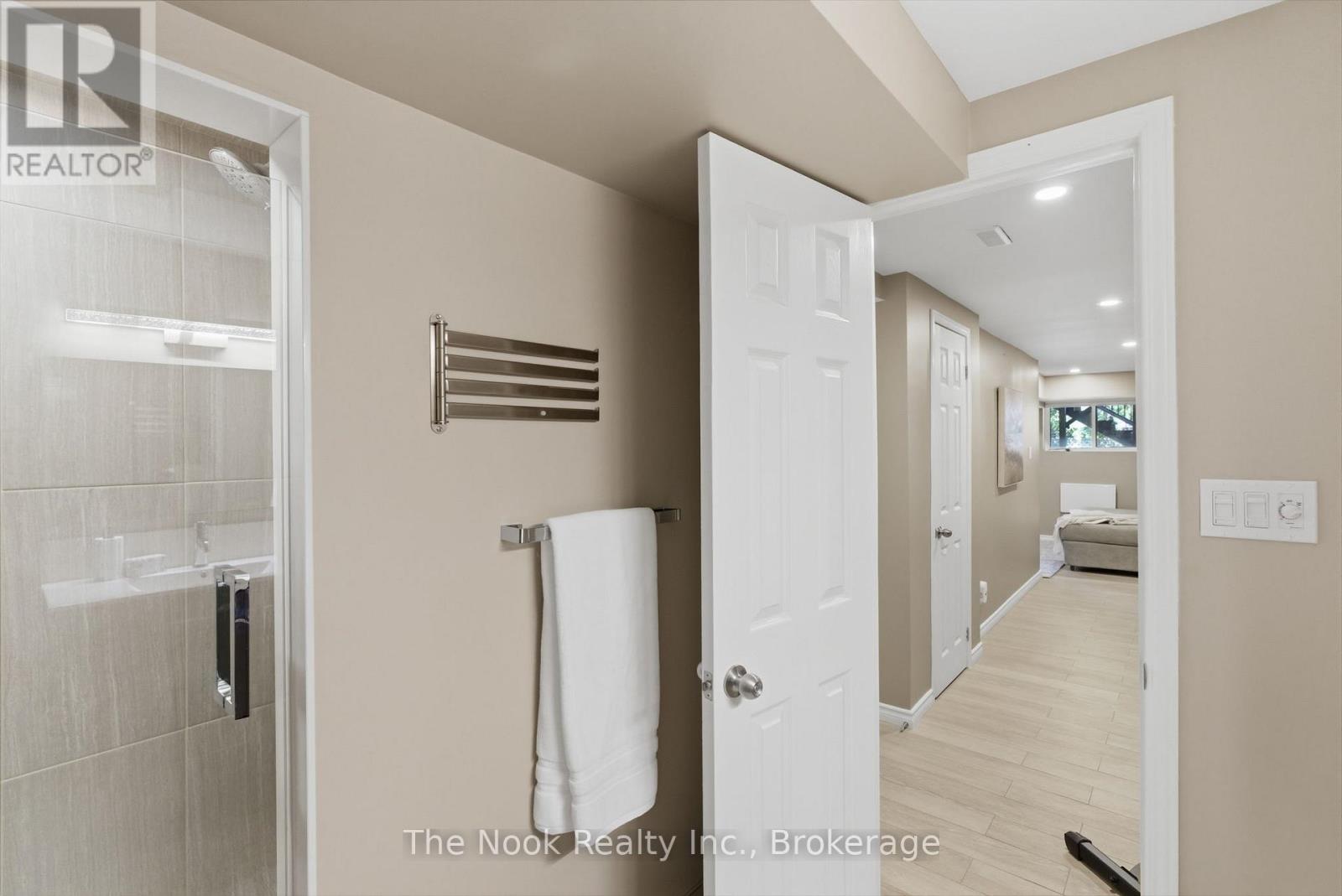 5 Teddington Crescent, Whitby, Ontario  L1R 1S4 - Photo 36 - E13233988