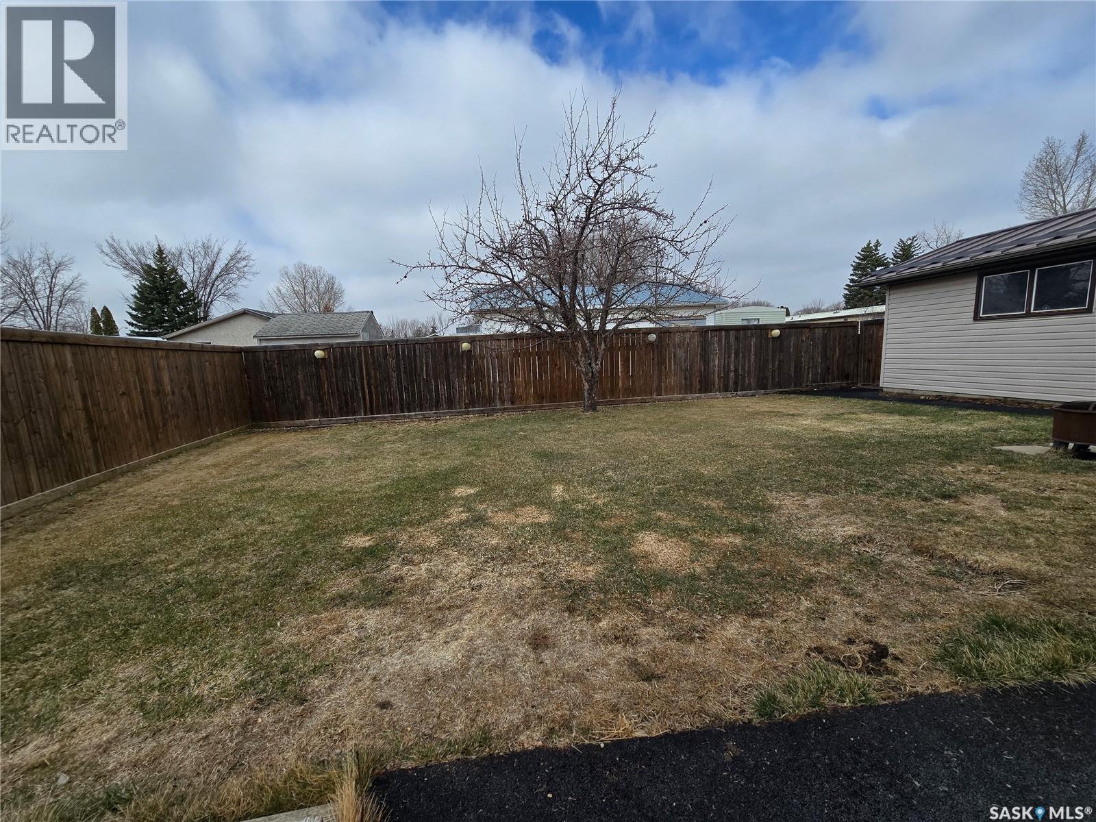 119 Montgomery Crescent, Weyburn, Saskatchewan  S4H 2X6 - Photo 32 - SK032909