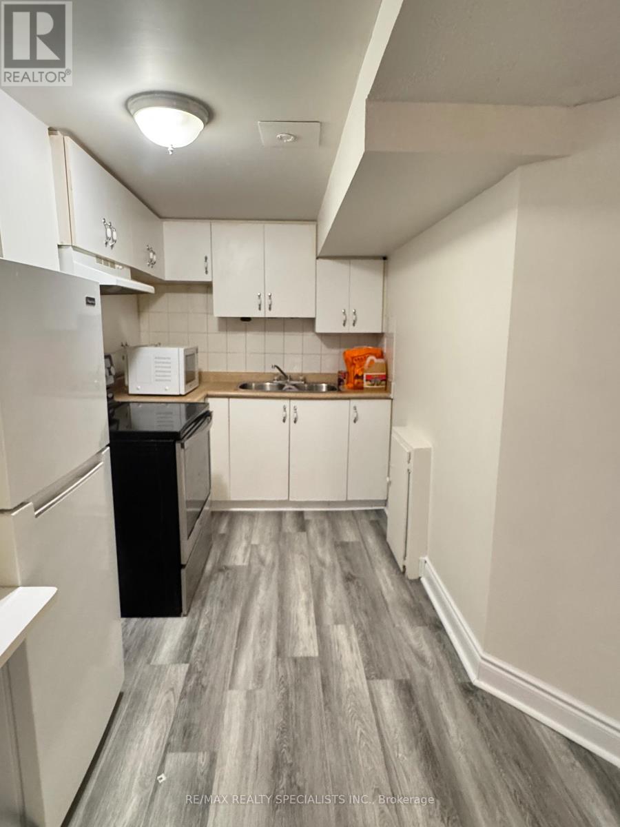 Bsmt - 5834 Raftsman Cove, Mississauga, Ontario  L5M 6N9 - Photo 4 - W13233500