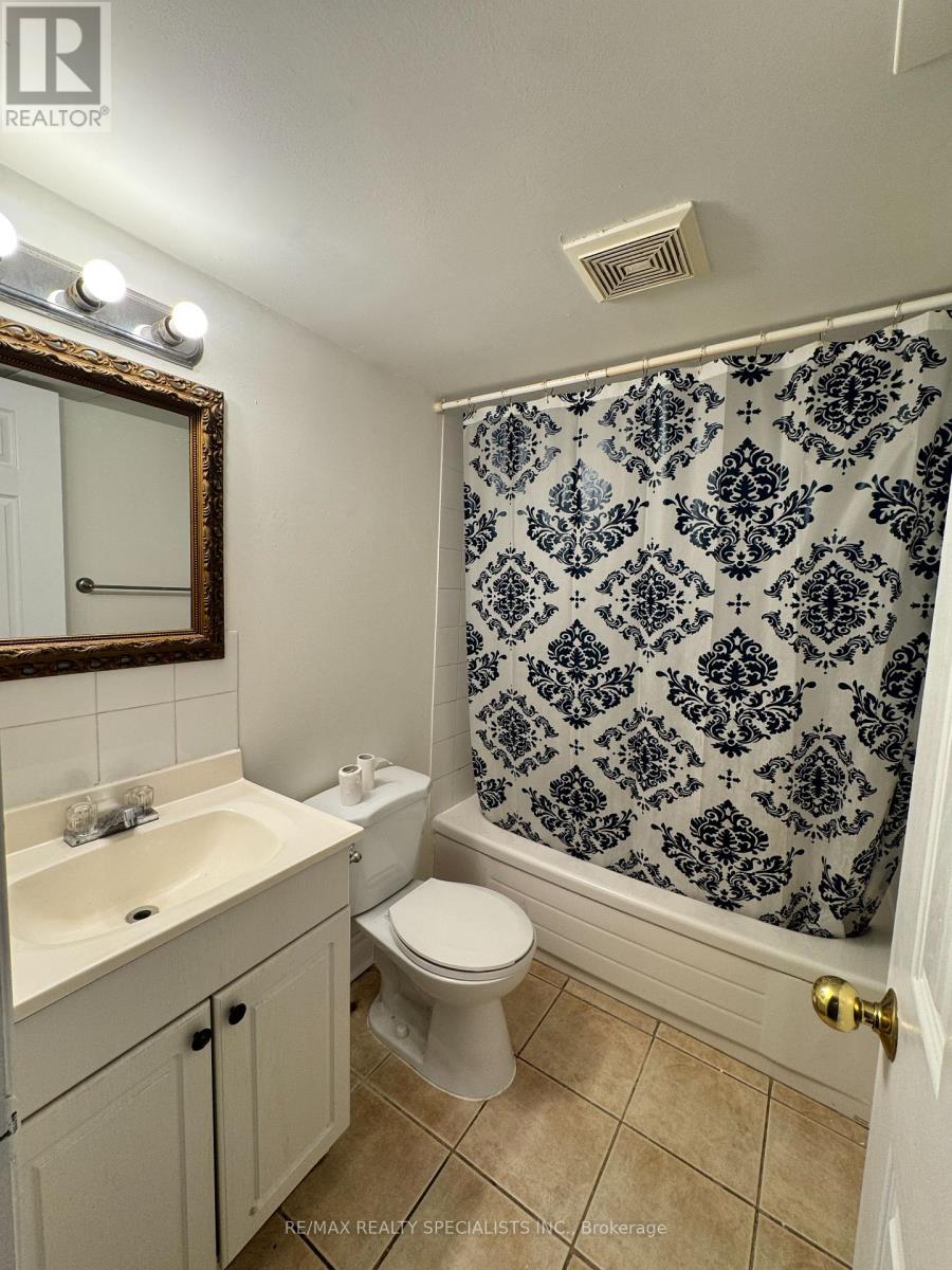 Bsmt - 5834 Raftsman Cove, Mississauga, Ontario  L5M 6N9 - Photo 5 - W13233500