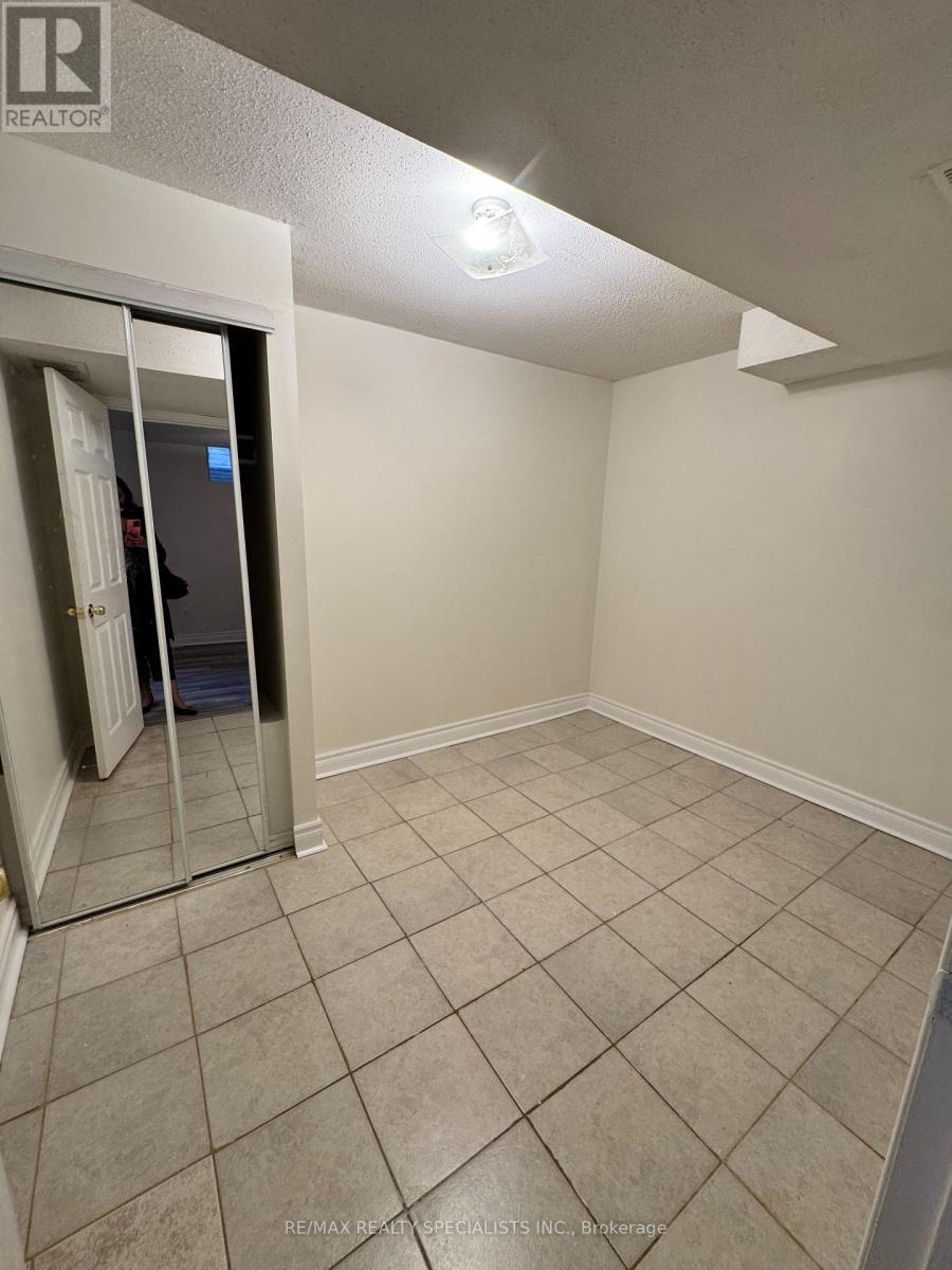 Bsmt - 5834 Raftsman Cove, Mississauga, Ontario  L5M 6N9 - Photo 6 - W13233500