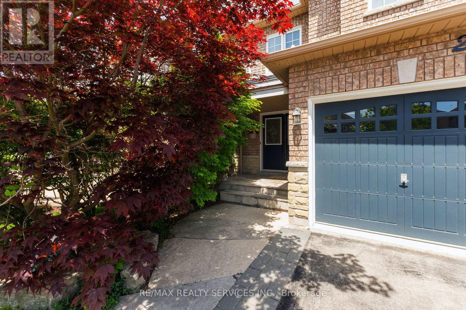 295 Queen Mary Drive, Brampton, Ontario  L7A 3R1 - Photo 2 - W13233558