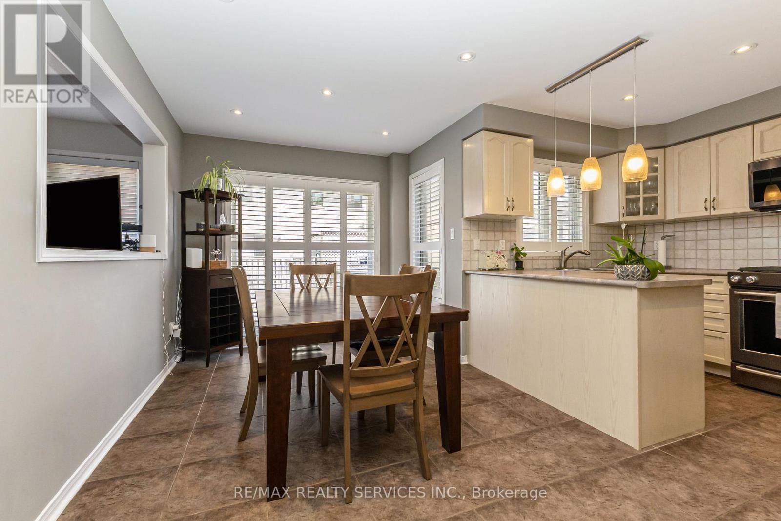 295 Queen Mary Drive, Brampton, Ontario  L7A 3R1 - Photo 21 - W13233558