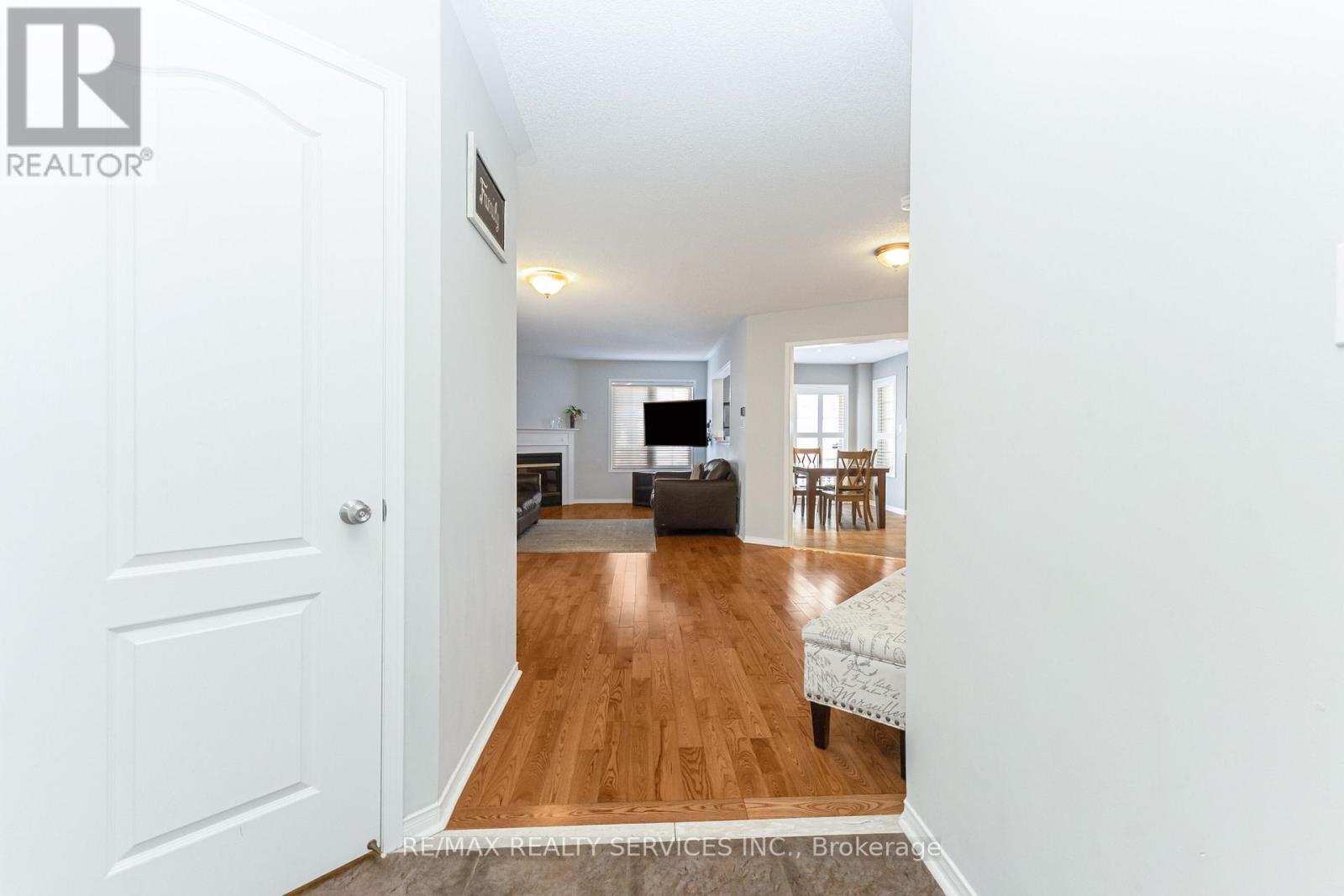 295 Queen Mary Drive, Brampton, Ontario  L7A 3R1 - Photo 5 - W13233558