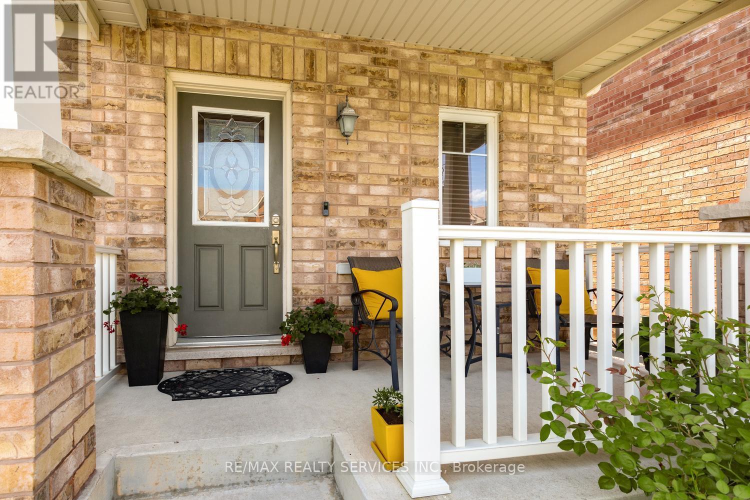 164 Mcdougall Cross, Milton, Ontario  L9T 0P7 - Photo 3 - W13233562