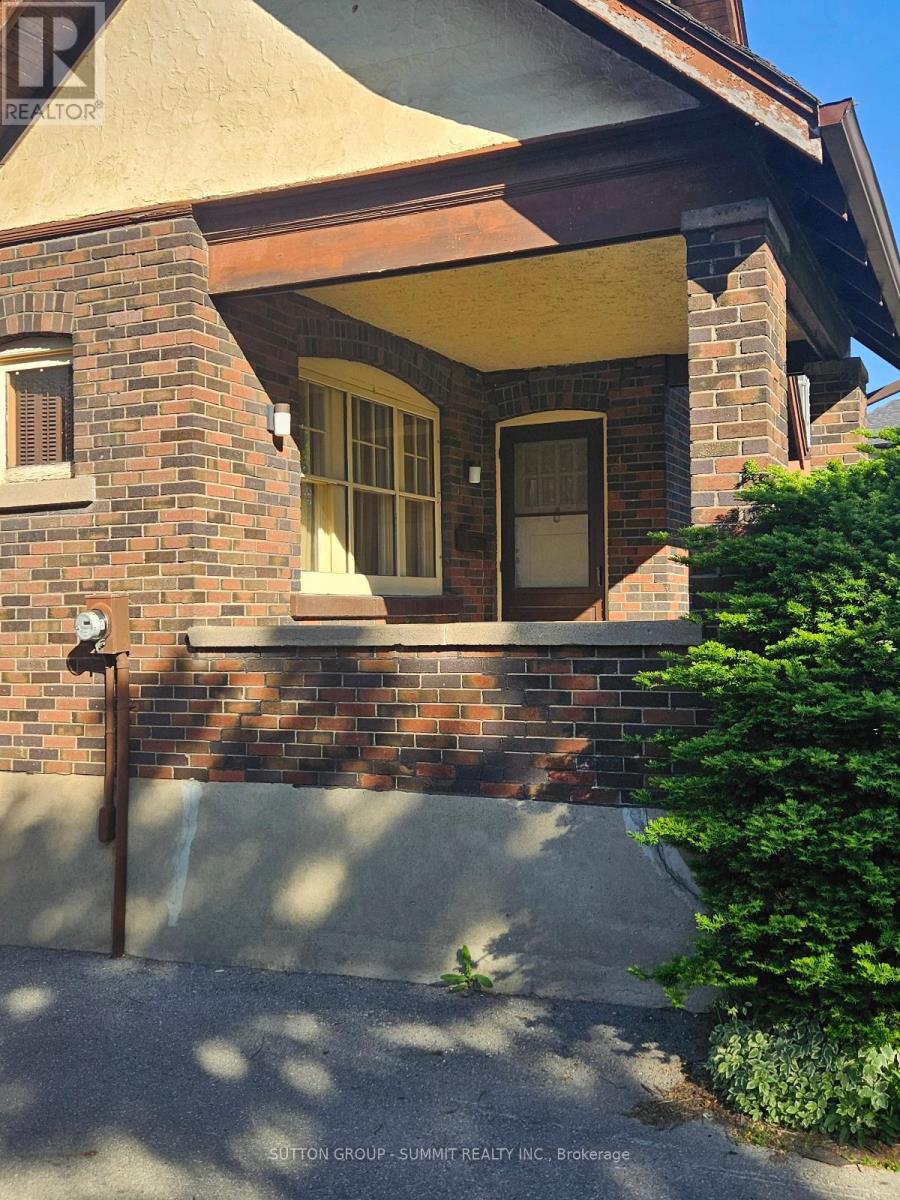 318 Queen Street S, Mississauga, Ontario  L5M 1M2 - Photo 11 - W13233712