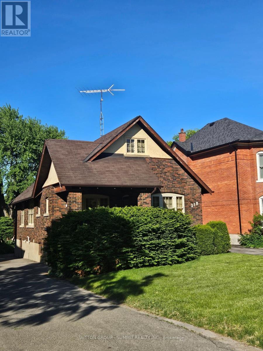 318 Queen Street S, Mississauga, Ontario  L5M 1M2 - Photo 3 - W13233712