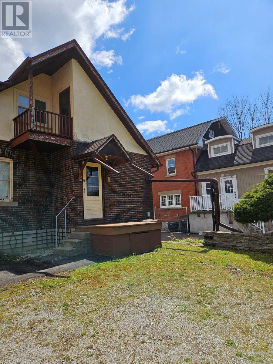 318 Queen Street S, Mississauga, Ontario  L5M 1M2 - Photo 7 - W13233712