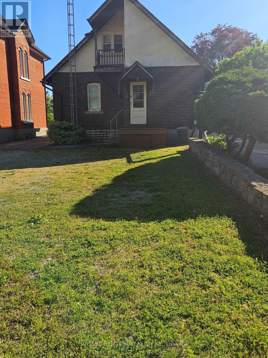 318 Queen Street S, Mississauga, Ontario  L5M 1M2 - Photo 9 - W13233712