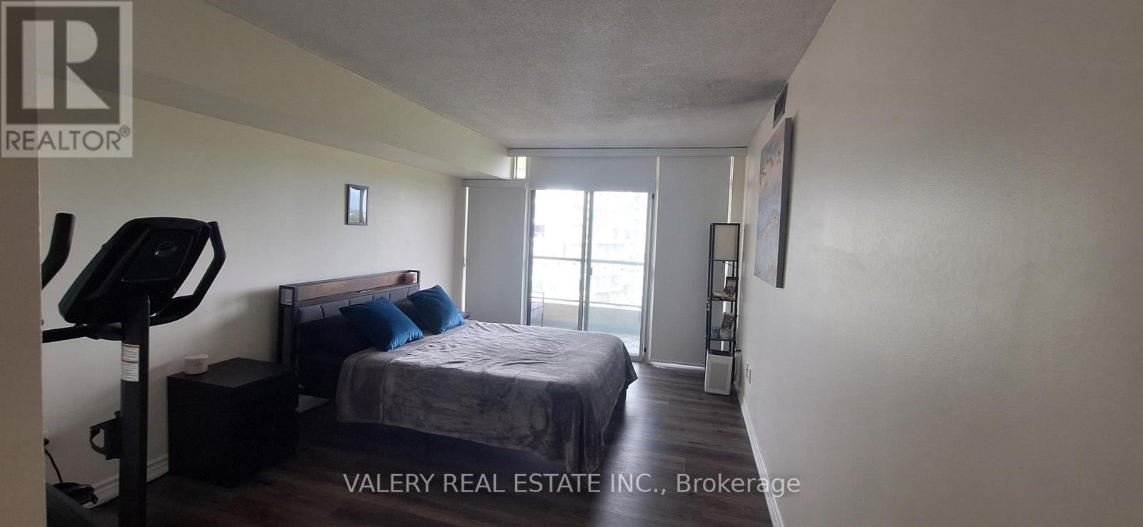 1415 - 5 Rowntree Rd Road, Toronto, Ontario  M9V 5G9 - Photo 15 - W13233748