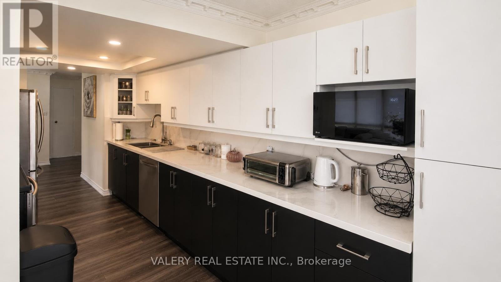 1415 - 5 Rowntree Rd Road, Toronto, Ontario  M9V 5G9 - Photo 6 - W13233748