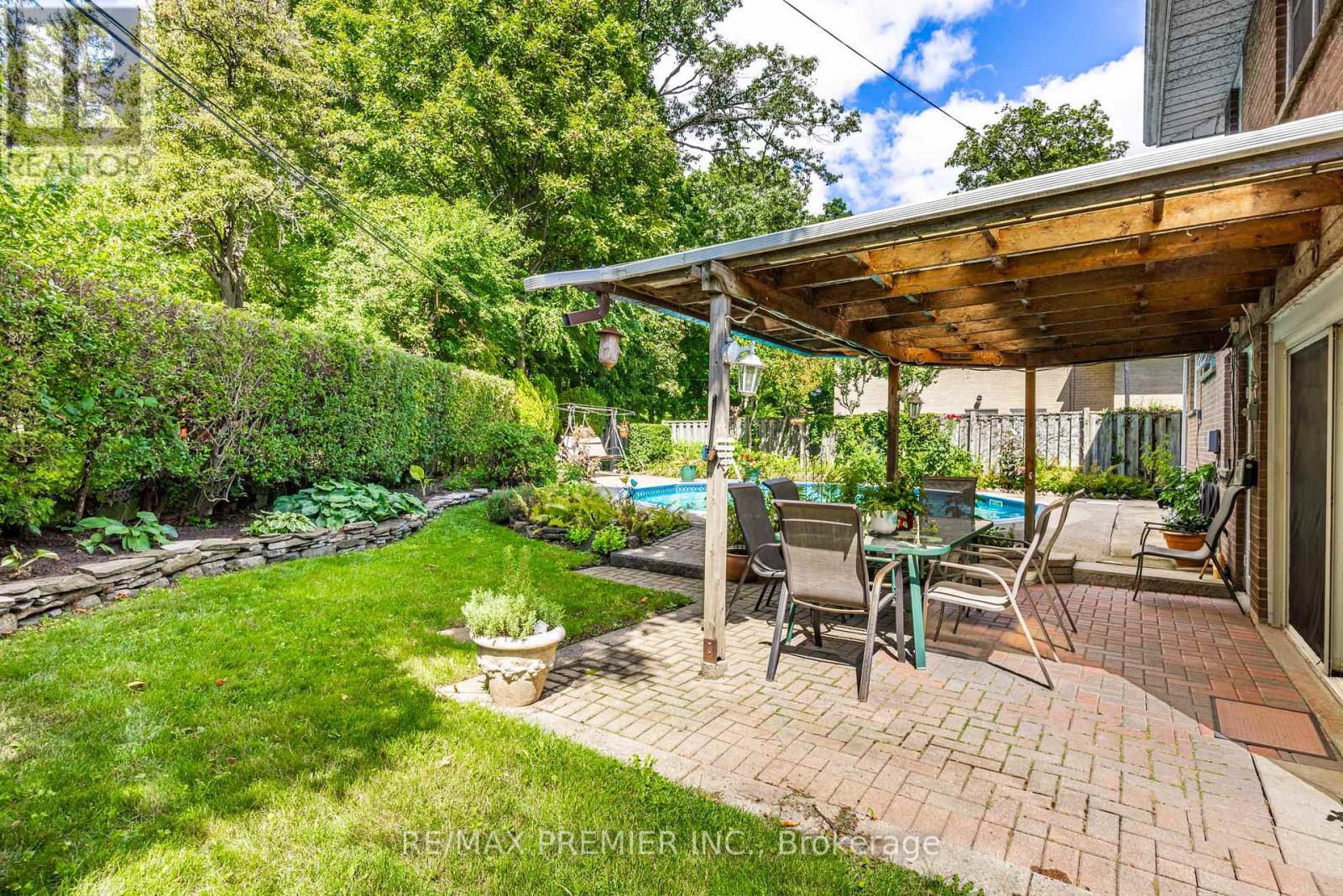 21 Halbadier Place, Toronto, Ontario  M9B 2H4 - Photo 42 - W13233754