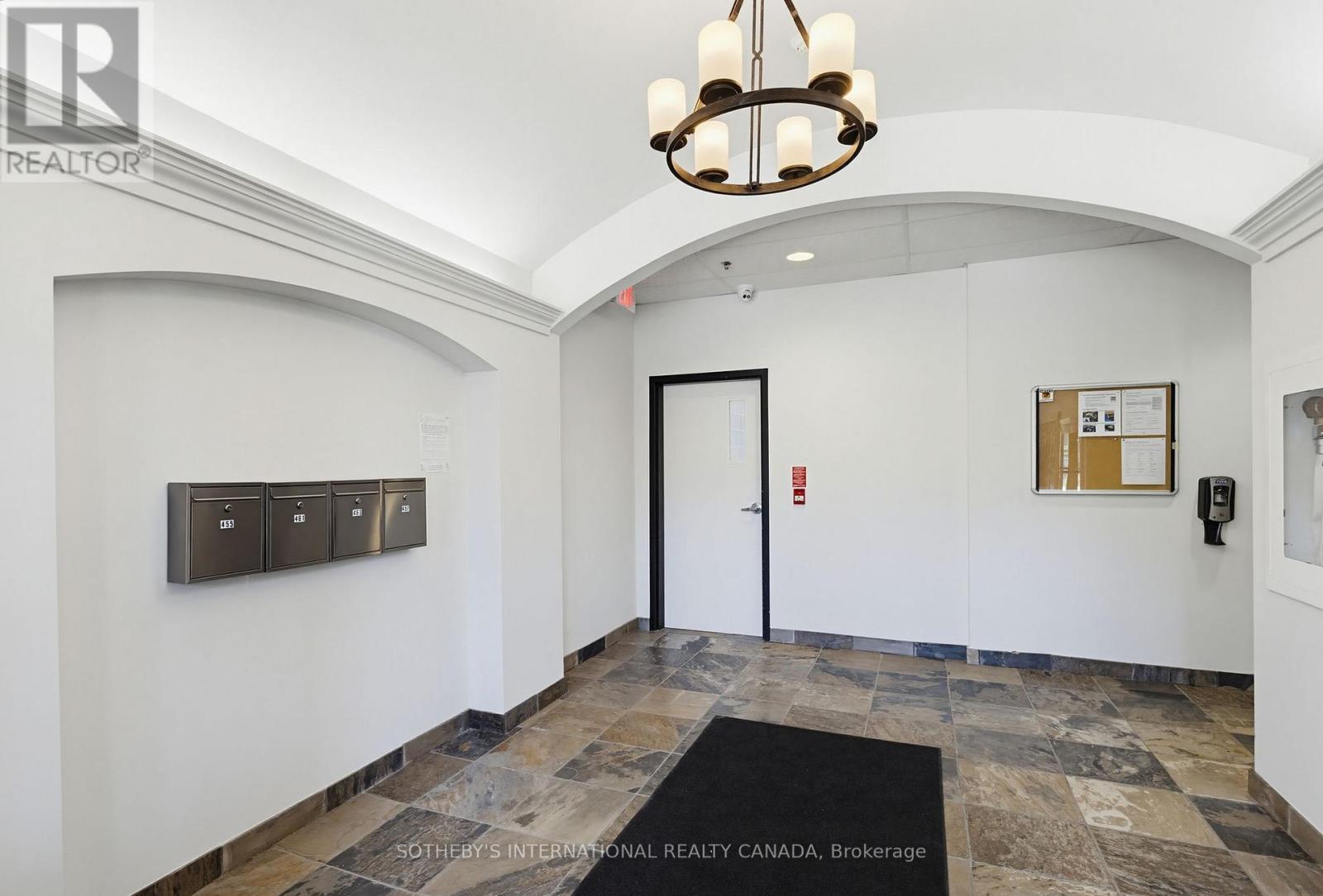 203 - 459 Kerr Street, Oakville, Ontario  L6K 3C2 - Photo 4 - W13233778