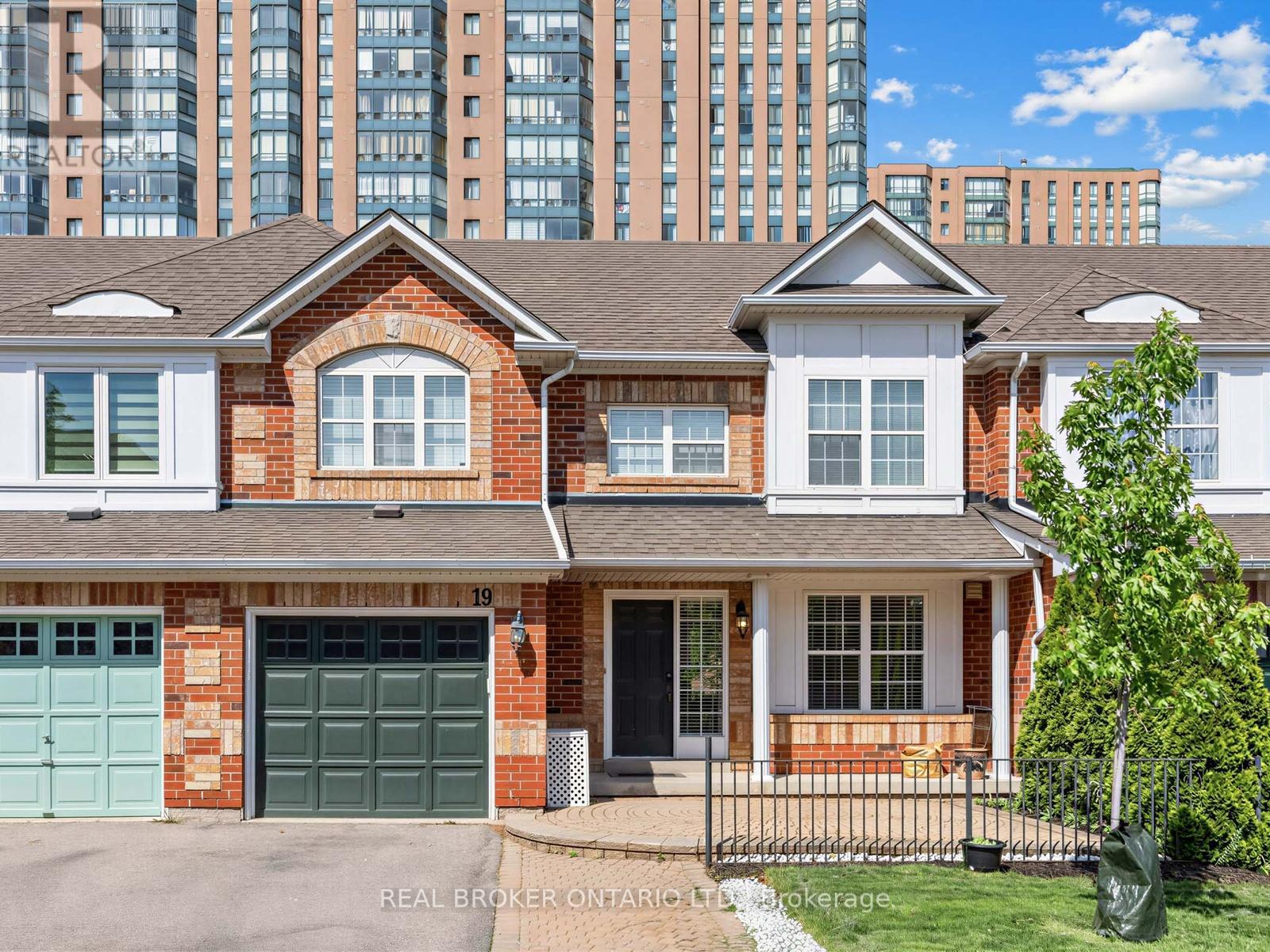 19 - 199 Hillcrest Avenue, Mississauga, Ontario  L5B 4L5 - Photo 3 - W13233864