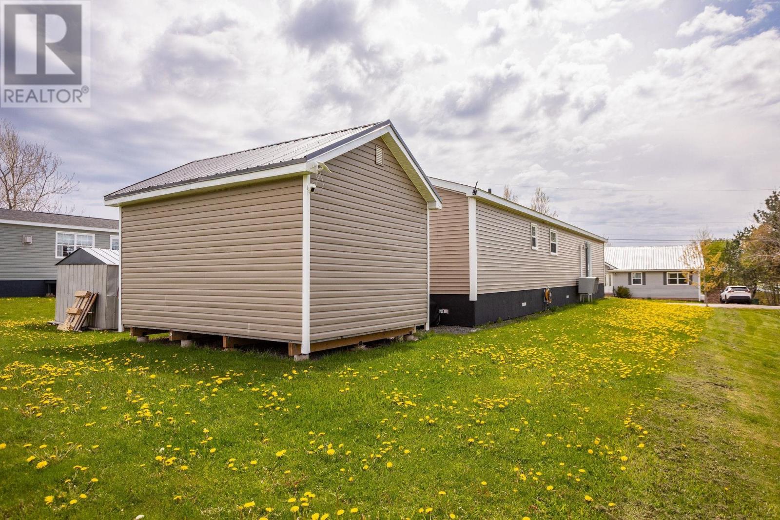 6 Spring Street, Souris, Prince Edward Island  C0A 2B0 - Photo 16 - 202612775