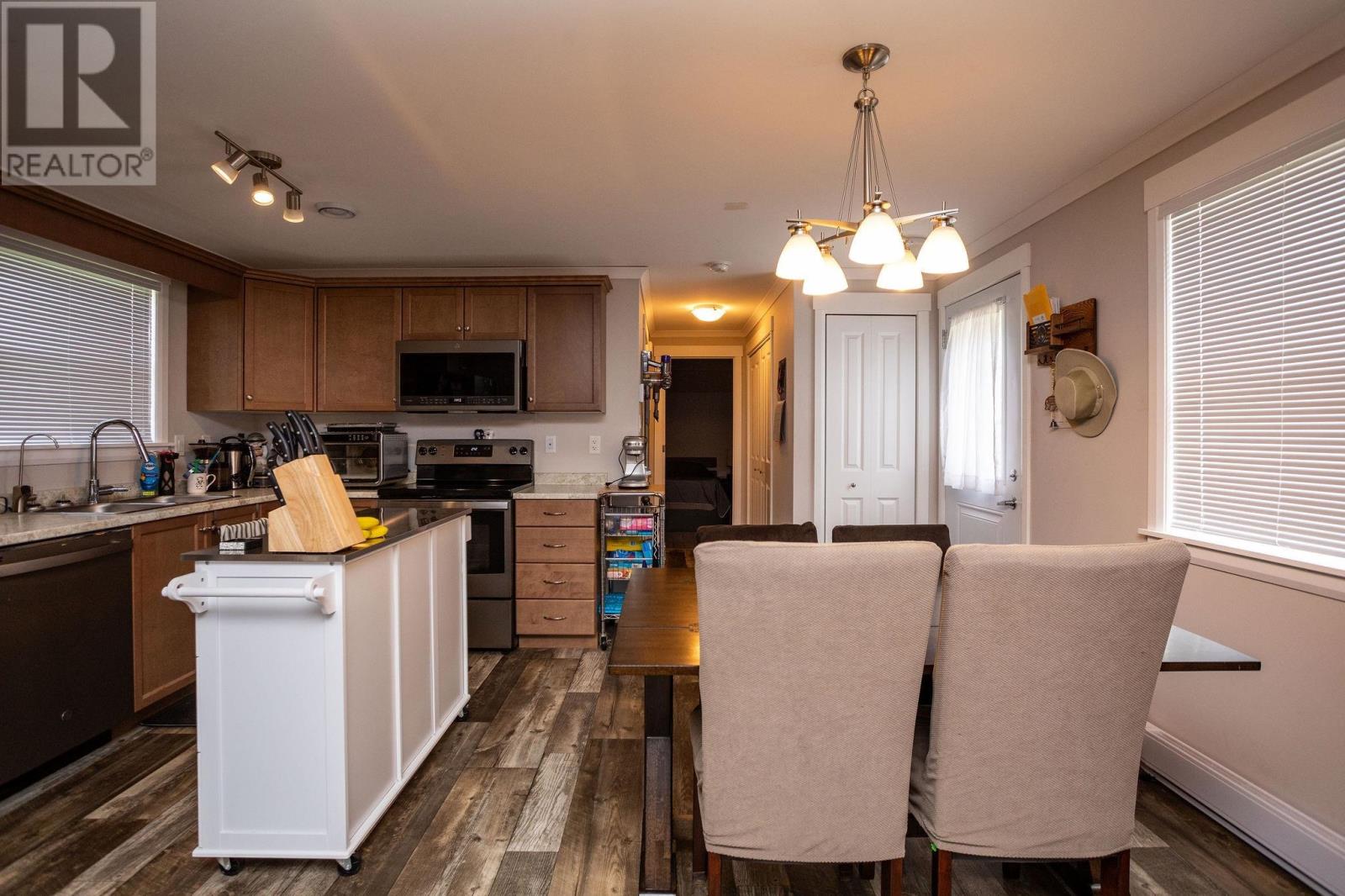 6 Spring Street, Souris, Prince Edward Island  C0A 2B0 - Photo 6 - 202612775