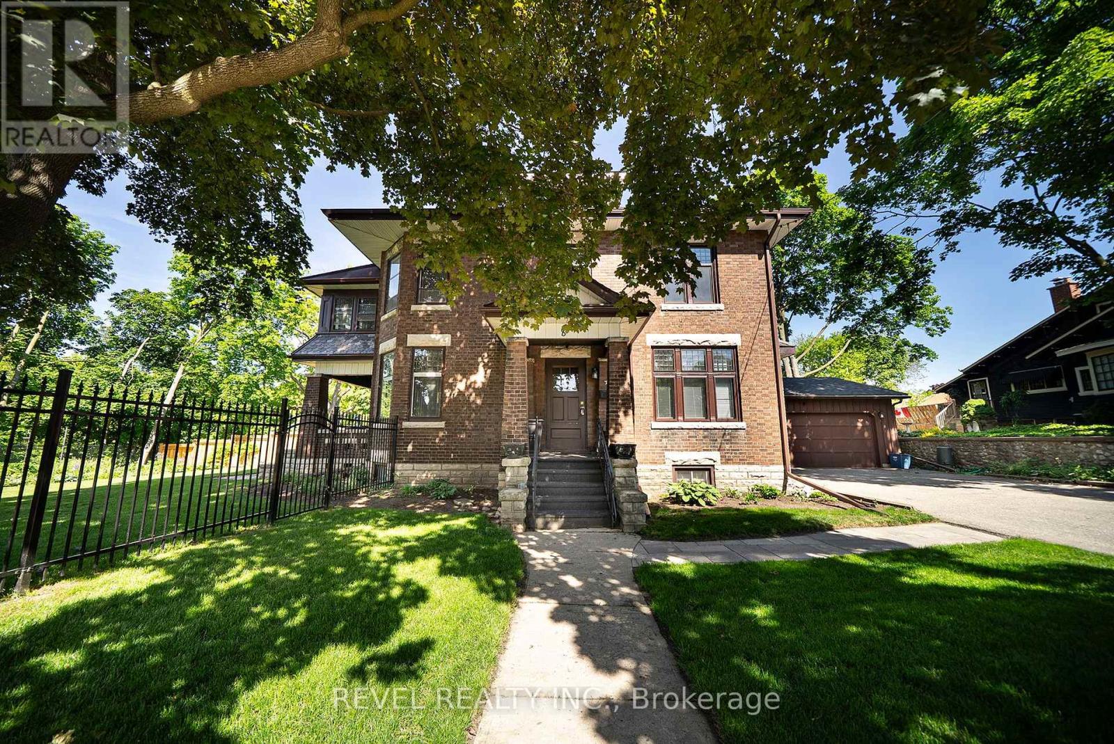 8 Abigail Avenue, Brantford, Ontario  N3R 4R7 - Photo 3 - X13233776