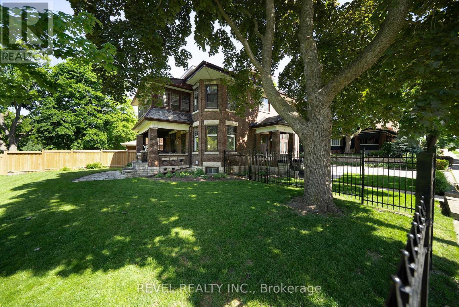 8 Abigail Avenue, Brantford, Ontario  N3R 4R7 - Photo 4 - X13233776