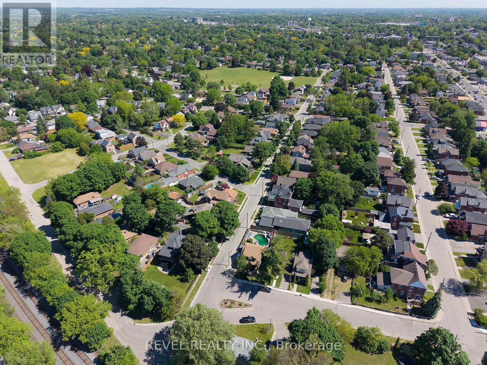 8 Abigail Avenue, Brantford, Ontario  N3R 4R7 - Photo 40 - X13233776