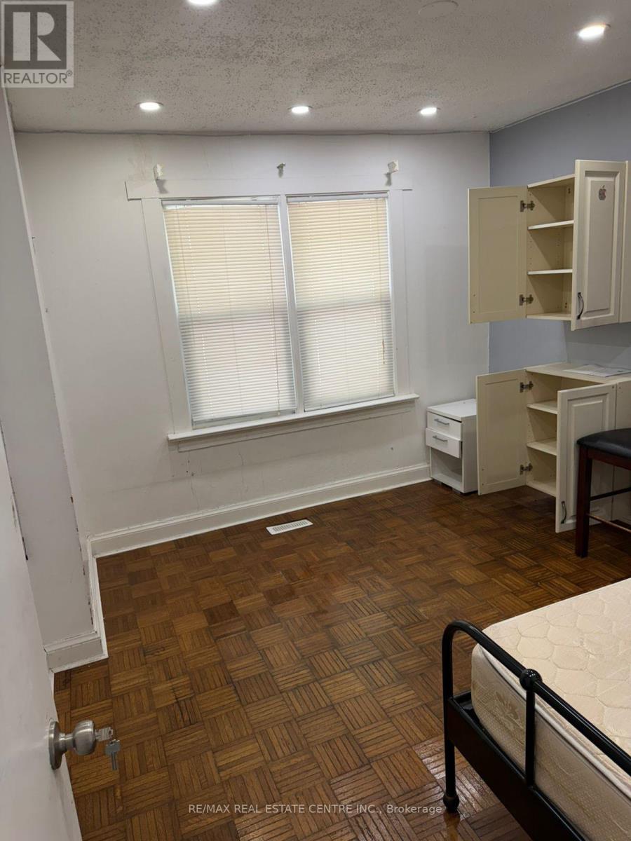 131 Stewart Street, Oakville, Ontario  L6X 1X8 - Photo 5 - W13041380