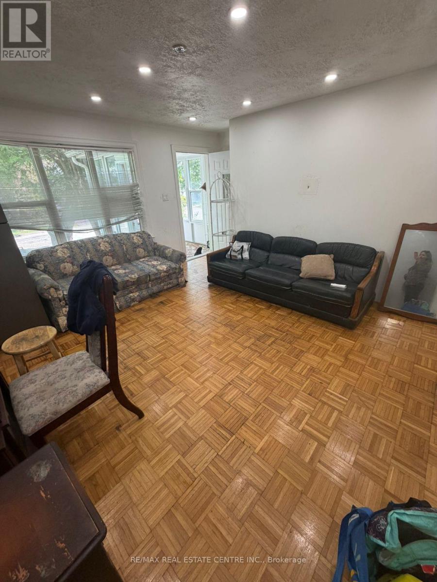 131 Stewart Street, Oakville, Ontario  L6X 1X8 - Photo 6 - W13041380