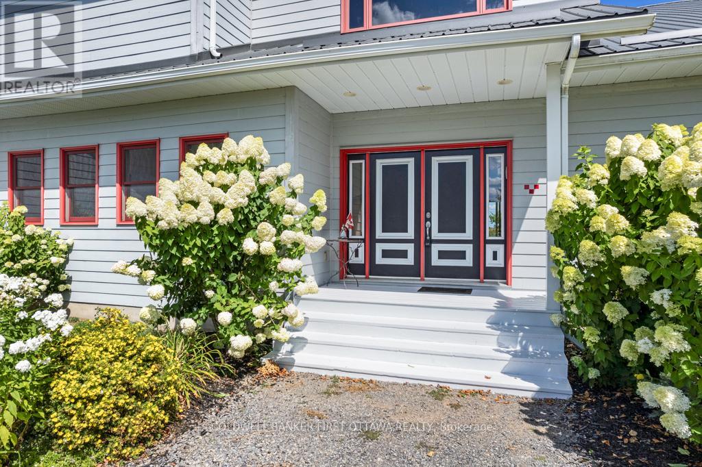 9868 County Road 42 Road, Rideau Lakes, Ontario  K0G 1X0 - Photo 6 - X12370560