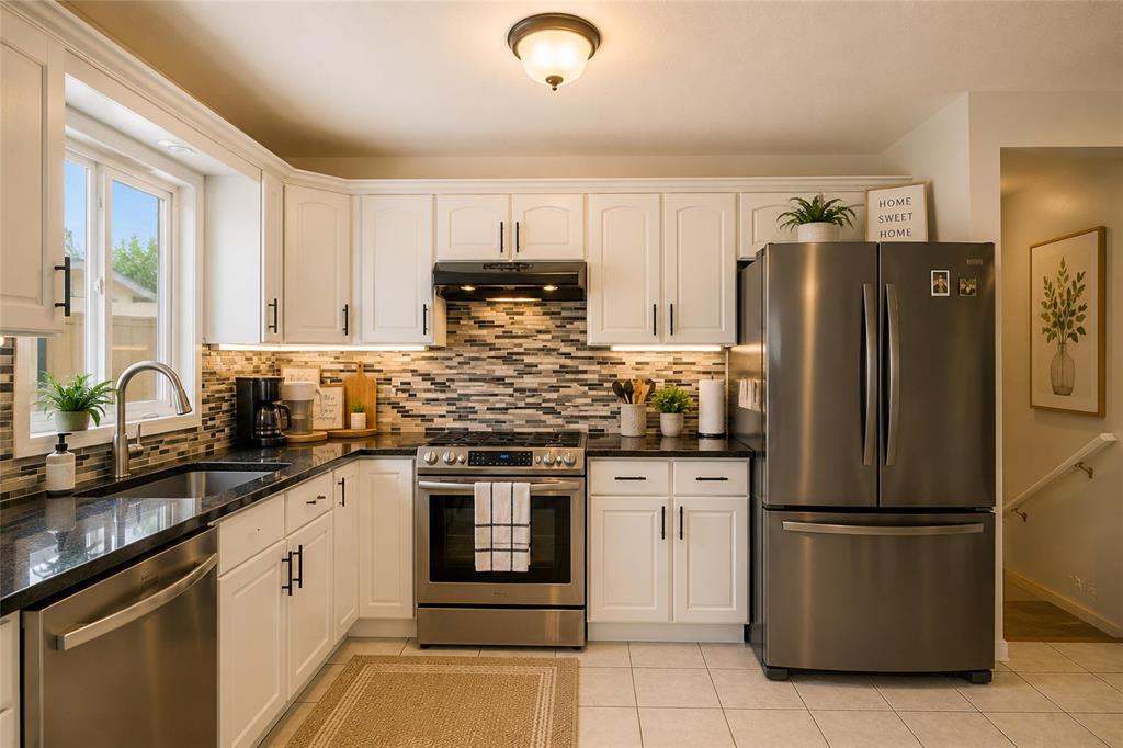 38 Valewood Crescent, Winnipeg, Manitoba  R2R 1S3 - Photo 12 - 202612408