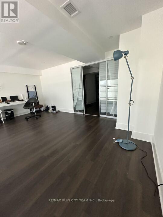 902 - 111 St. Clair Avenue W, Toronto, Ontario  M4V 1N5 - Photo 8 - C13233926