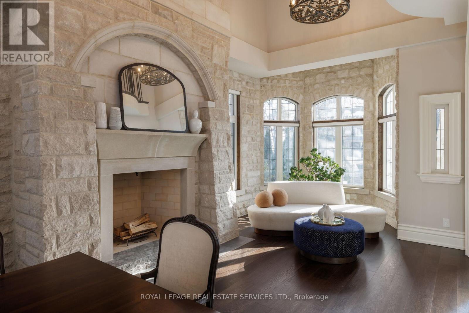 1165 Garden Road, Mississauga, Ontario  L5H 3J5 - Photo 3 - W12941424