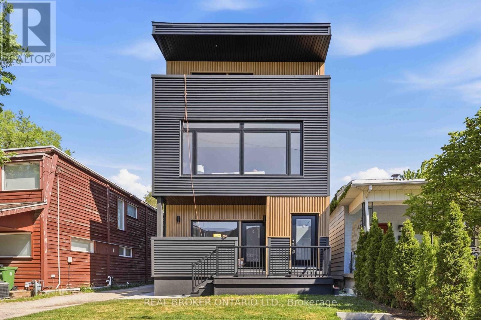 B - 102 Boultbee Avenue, Toronto, Ontario  M4J 1B3 - Photo 2 - E13233966