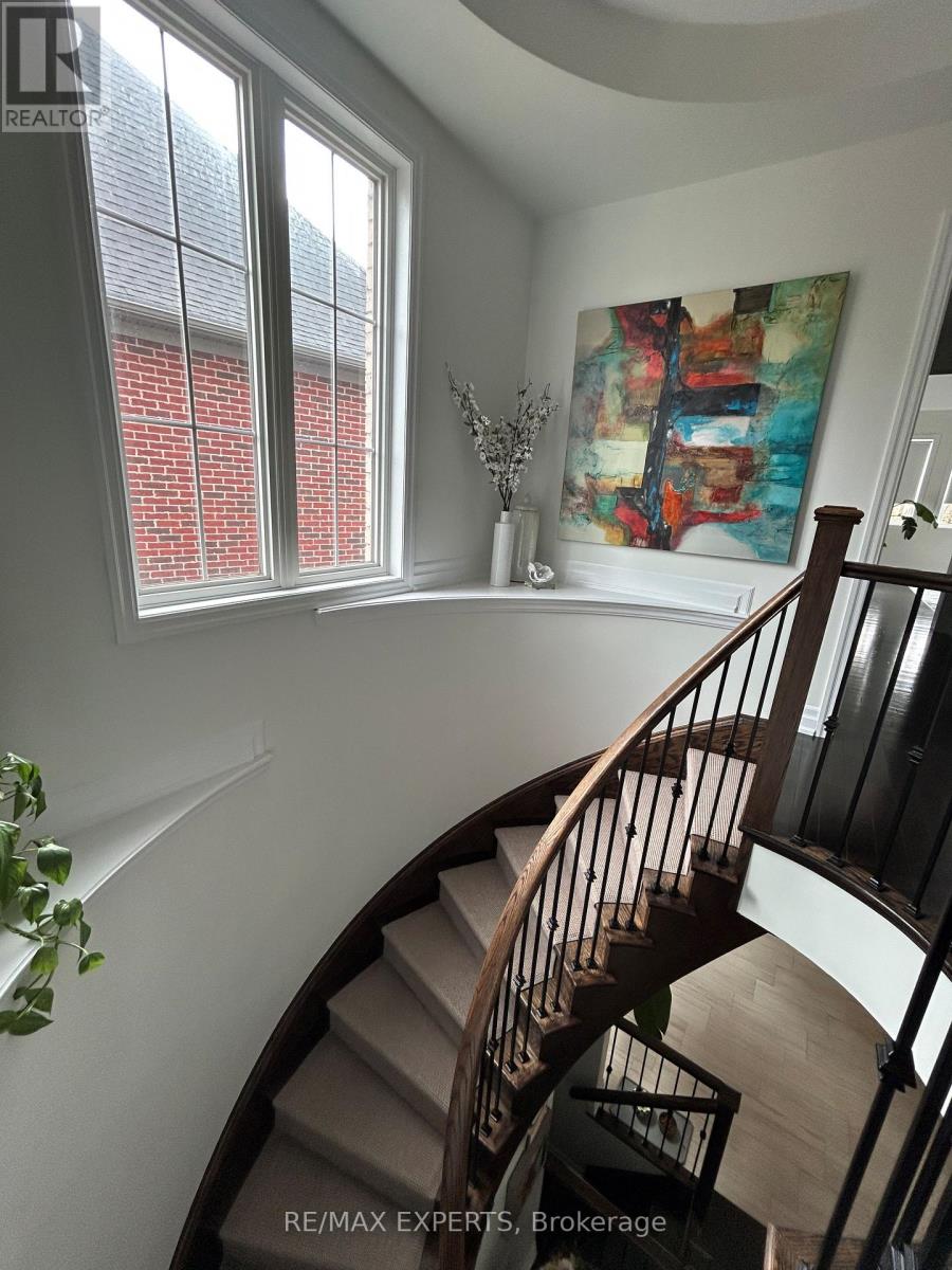 77 Robert Berry Crescent, King, Ontario  L7B 0M6 - Photo 11 - N13233914