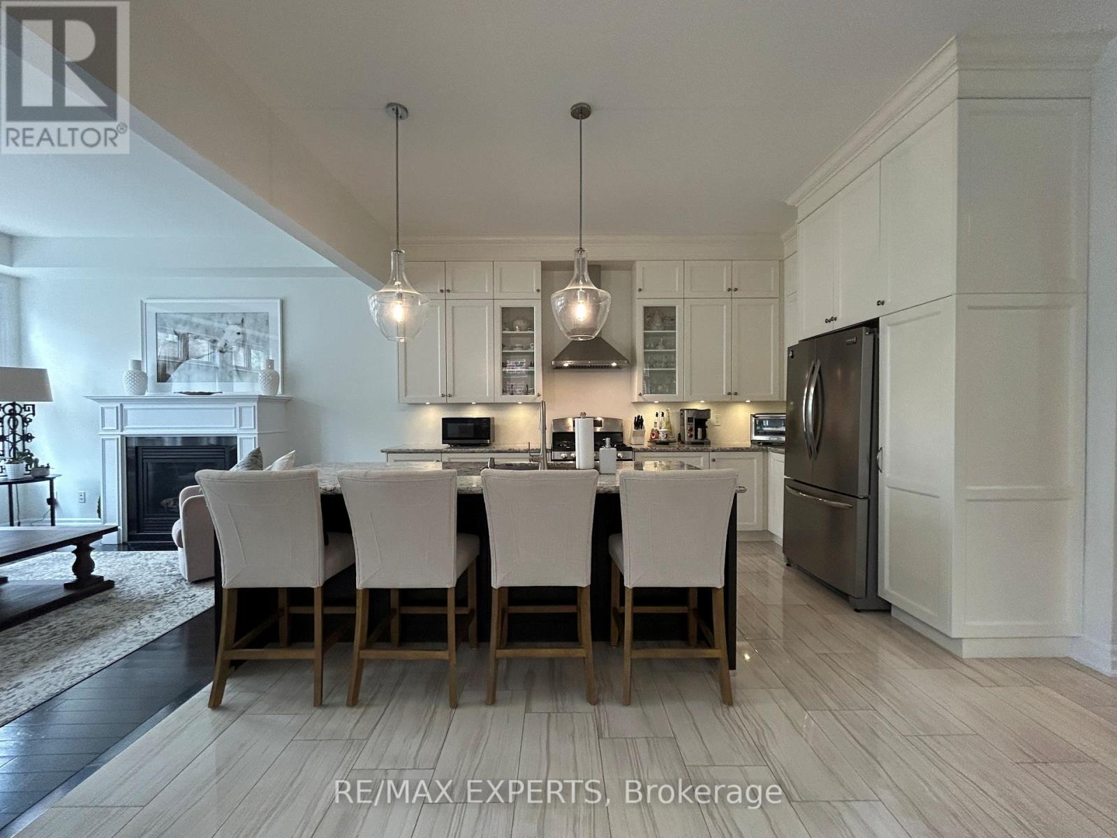 77 Robert Berry Crescent, King, Ontario  L7B 0M6 - Photo 3 - N13233914