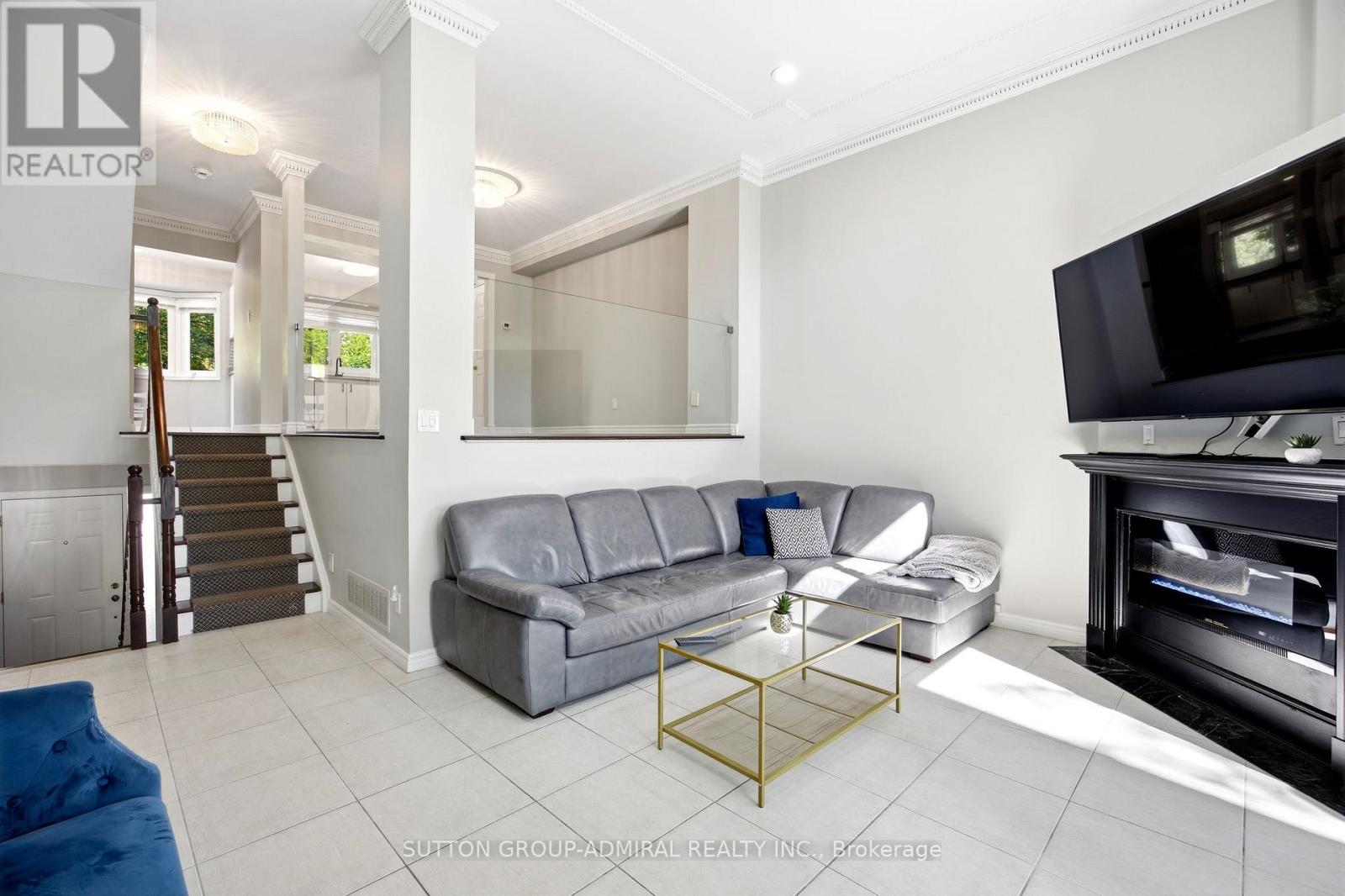 37 Old Firehall Lane, Vaughan, Ontario  L4L 8W3 - Photo 13 - N13233954
