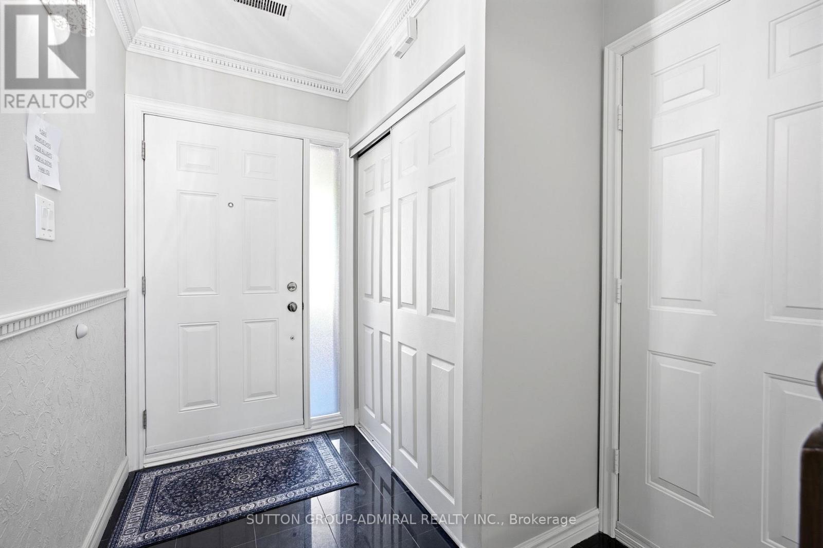 37 Old Firehall Lane, Vaughan, Ontario  L4L 8W3 - Photo 3 - N13233954