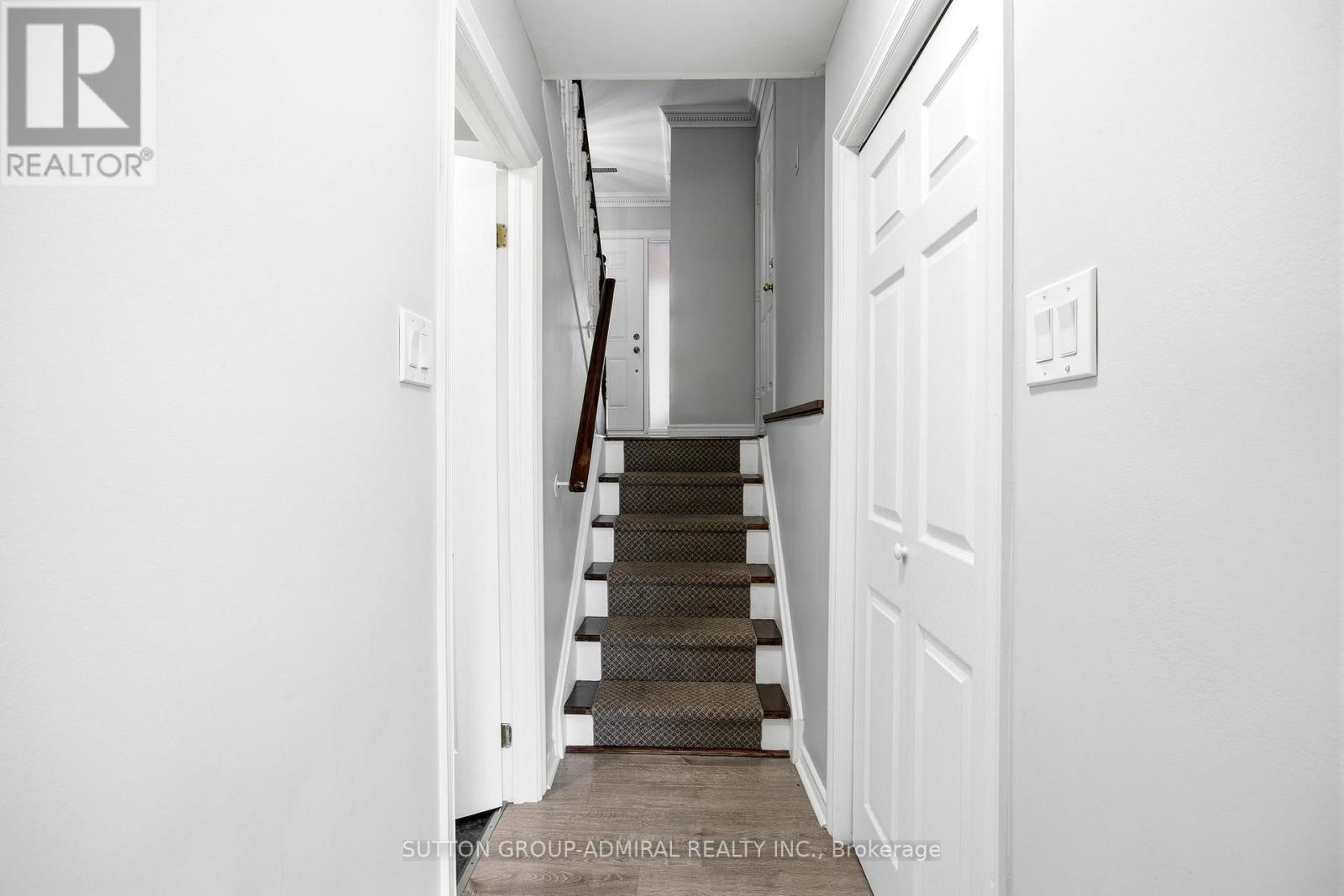 37 Old Firehall Lane, Vaughan, Ontario  L4L 8W3 - Photo 5 - N13233954