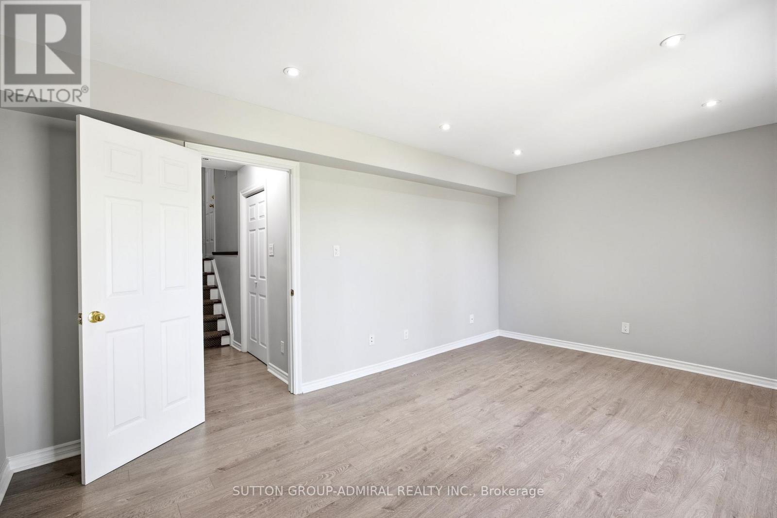 37 Old Firehall Lane, Vaughan, Ontario  L4L 8W3 - Photo 7 - N13233954