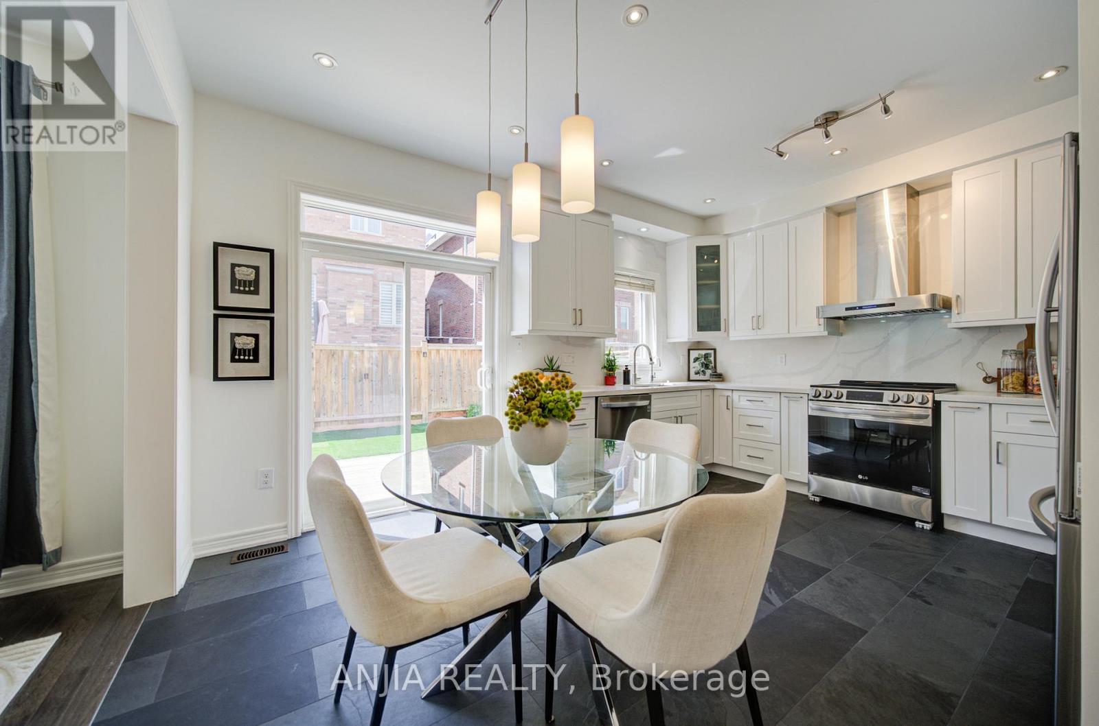 17 Holst Avenue, Markham, Ontario  L6C 0S7 - Photo 17 - N13233958