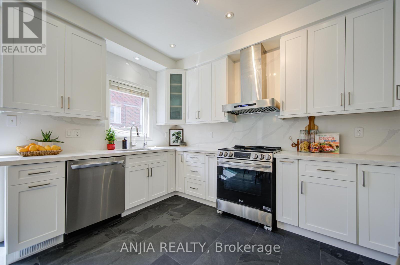 17 Holst Avenue, Markham, Ontario  L6C 0S7 - Photo 19 - N13233958