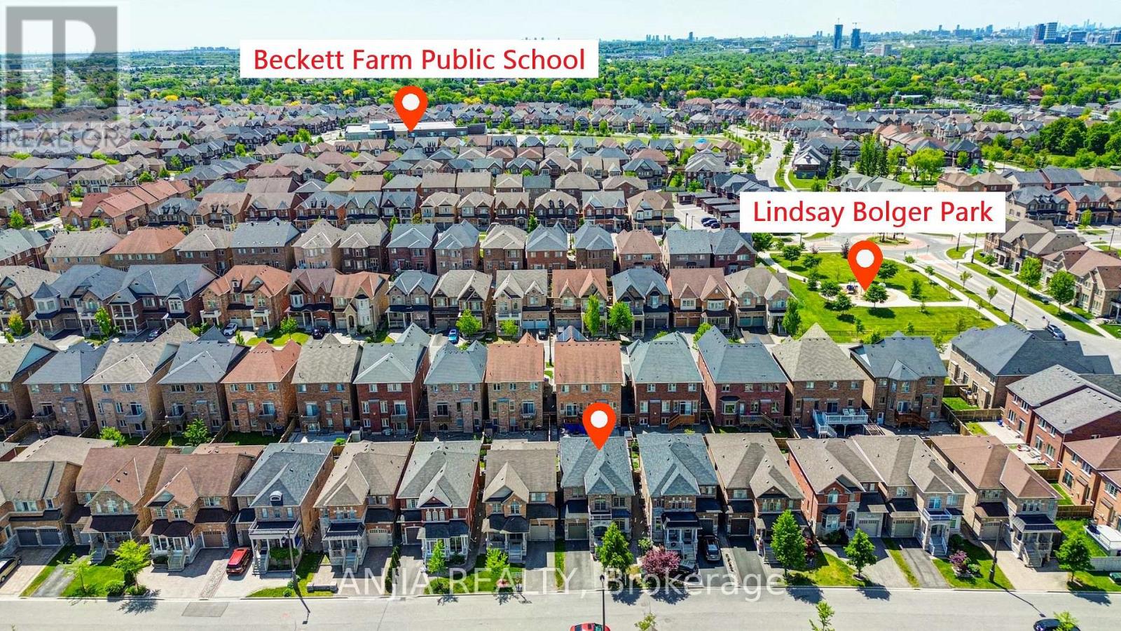 17 Holst Avenue, Markham, Ontario  L6C 0S7 - Photo 4 - N13233958