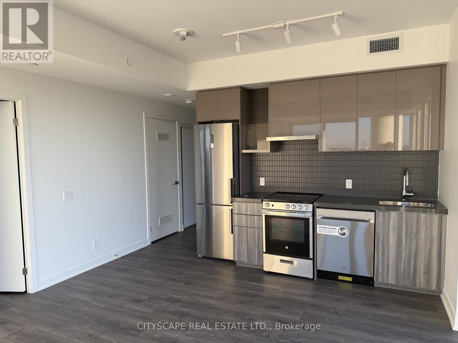 820 - 6 Flavelle Trail, Vaughan, Ontario  L4L 0M8 - Photo 1 - N13233970