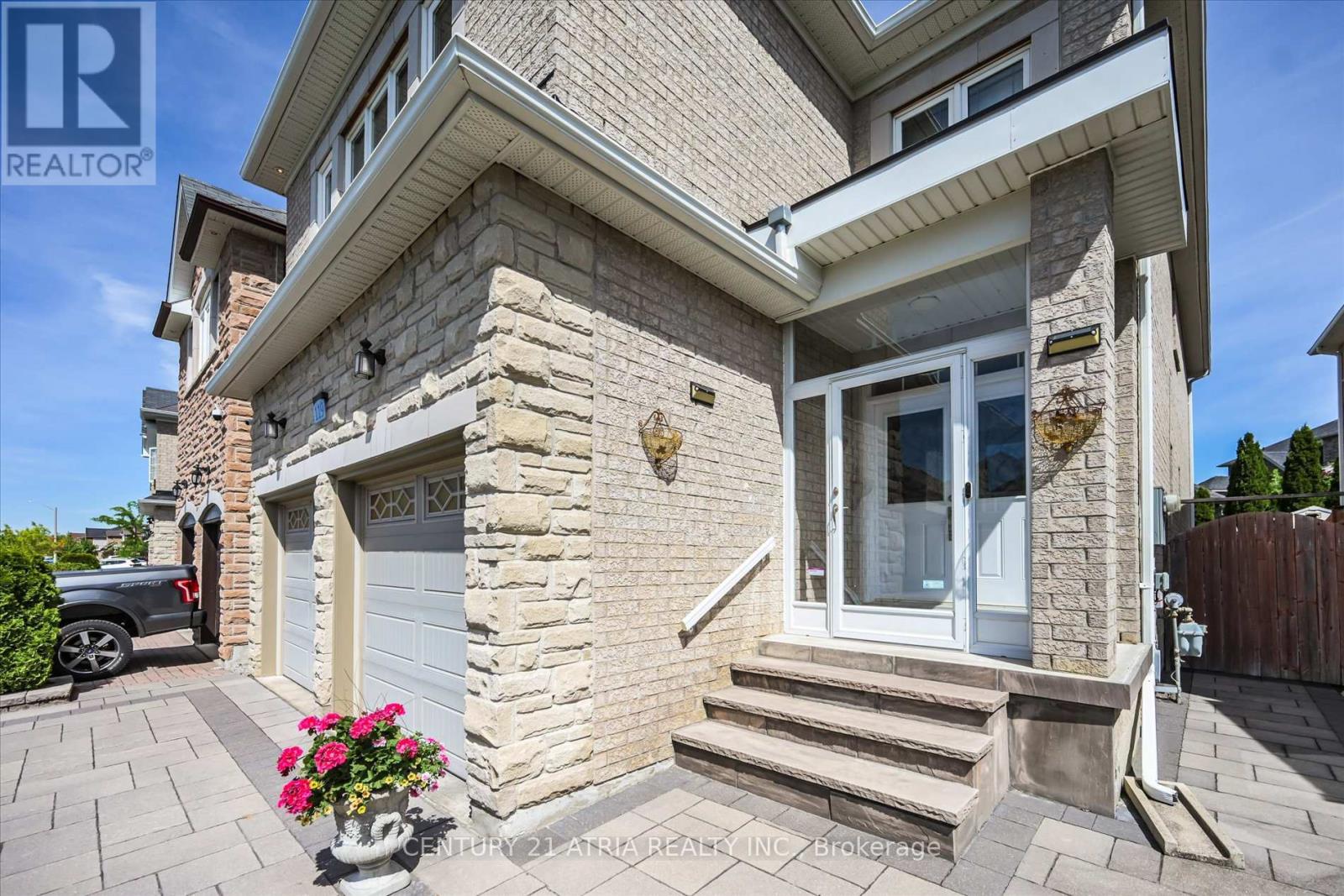 119 Martini Drive, Richmond Hill, Ontario  L4S 2V5 - Photo 3 - N13234046