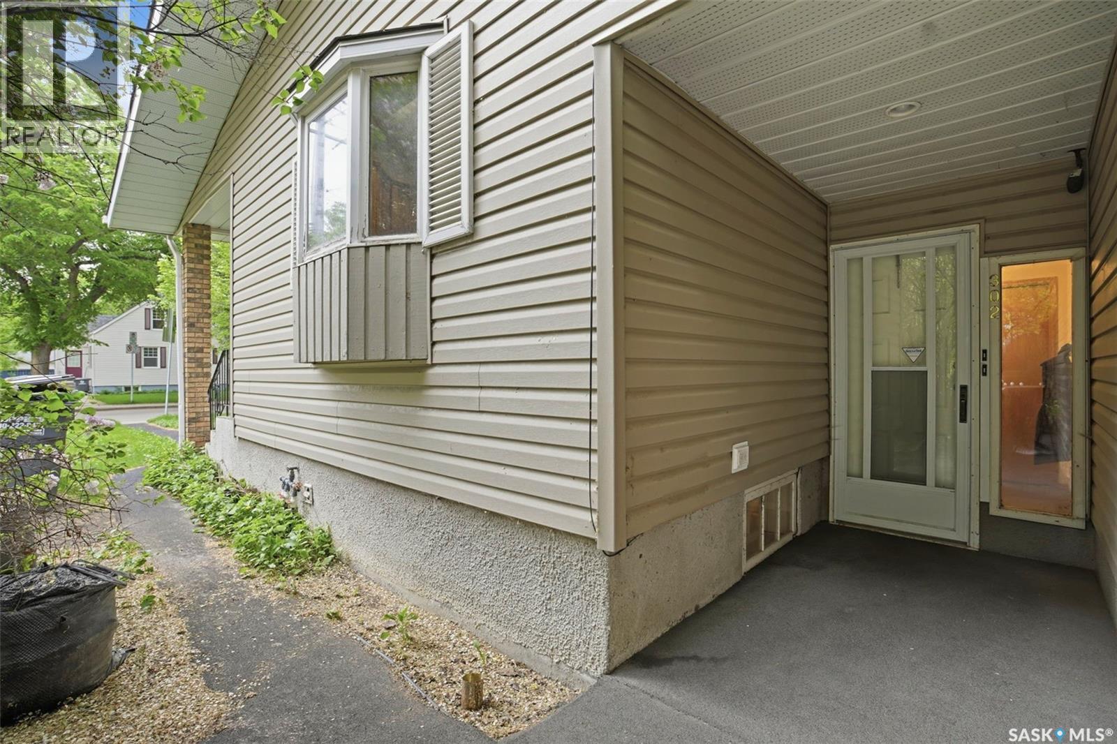 302 Mckinnon Avenue S, Saskatoon, Saskatchewan  S7N 1J5 - Photo 3 - SK037895