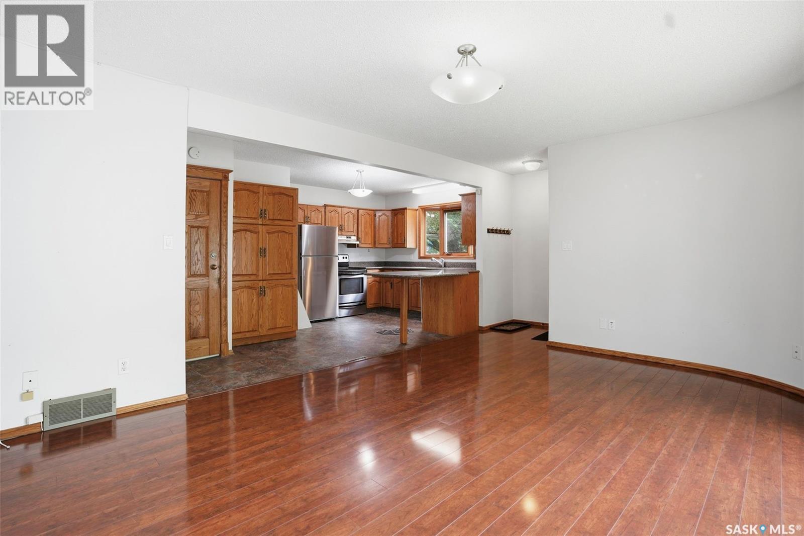 302 Mckinnon Avenue S, Saskatoon, Saskatchewan  S7N 1J5 - Photo 6 - SK037895
