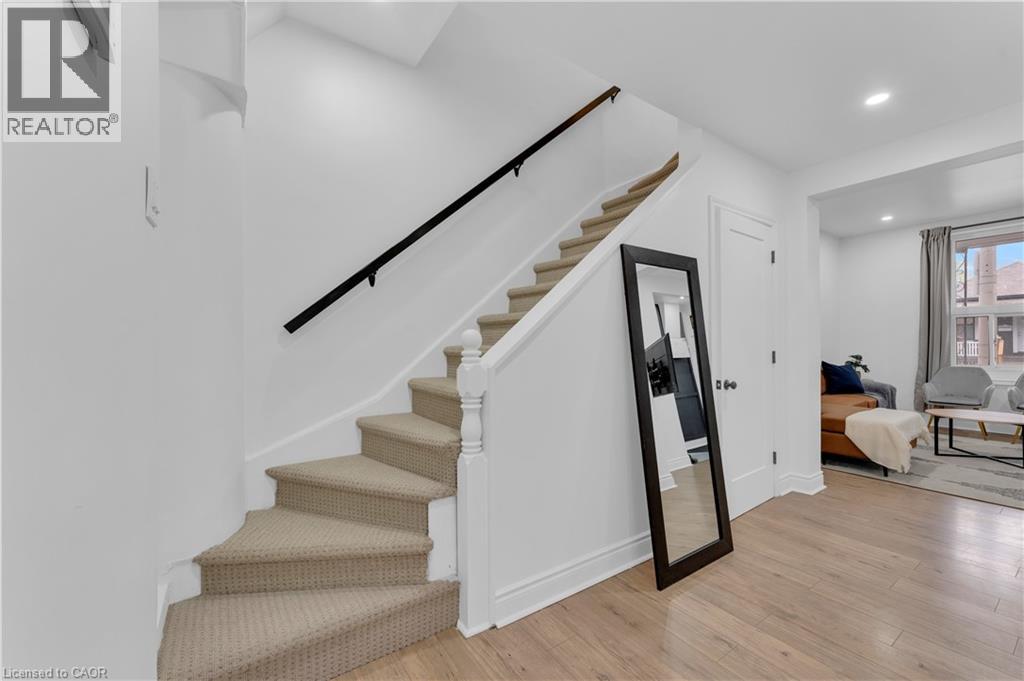 237 West Avenue N, Hamilton, Ontario  L8L 5C8 - Photo 3 - 40835933