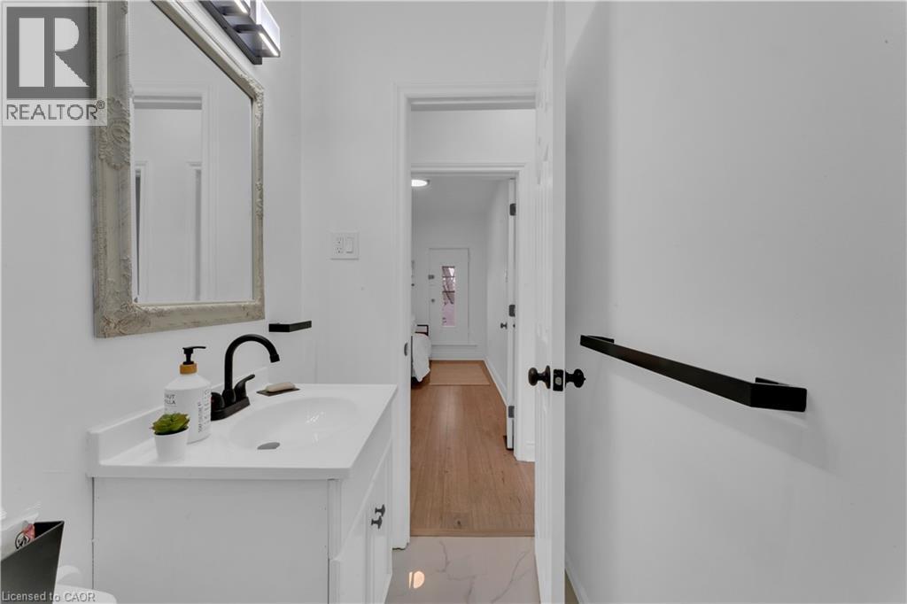 237 West Avenue N, Hamilton, Ontario  L8L 5C8 - Photo 33 - 40835933