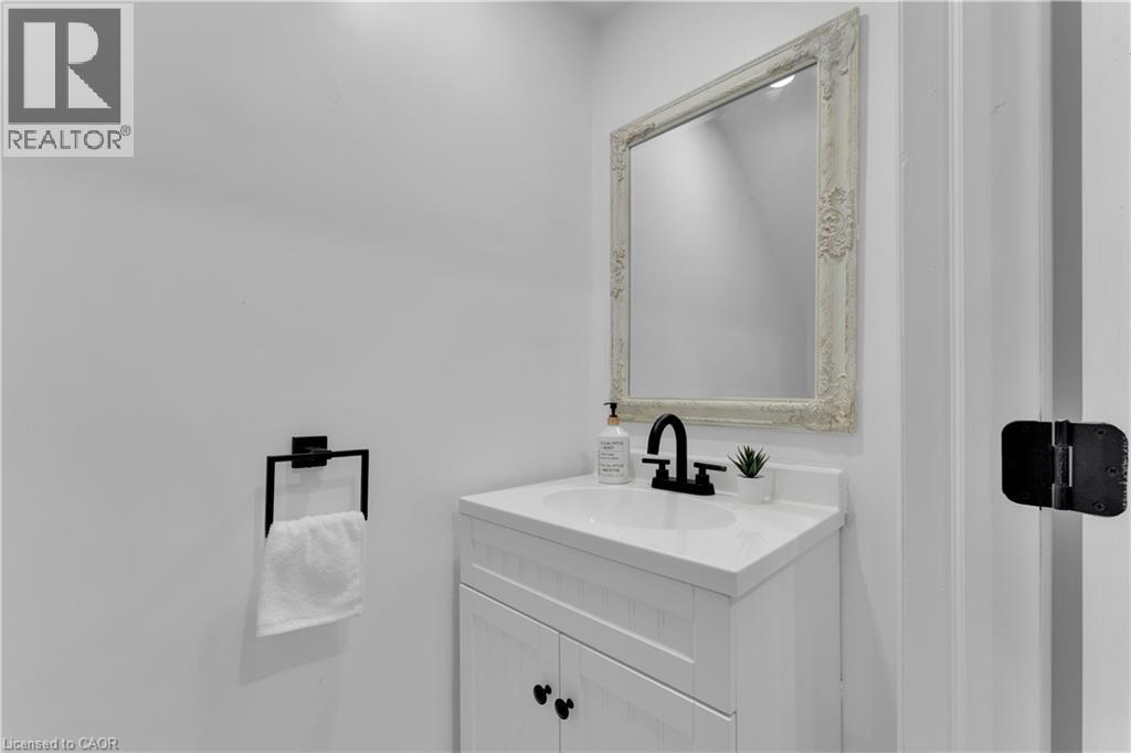 237 West Avenue N, Hamilton, Ontario  L8L 5C8 - Photo 6 - 40835933