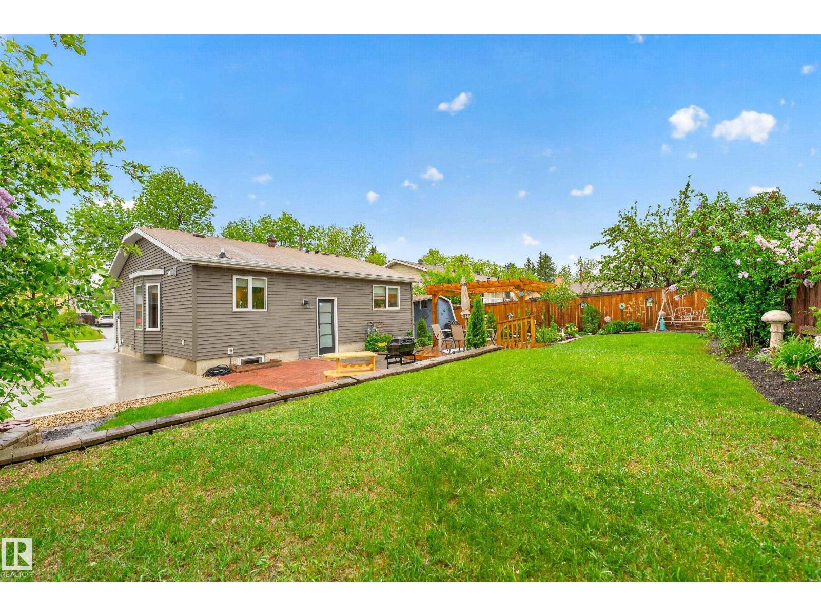 42 Attwood Dr, St. Albert, Alberta  T8N 3A6 - Photo 2 - E4491448